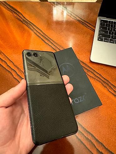 motorolla v8: Motorola Razr 40 Ultra, 256 GB, rəng - Qara, Zəmanət, Sensor, Barmaq izi — 3