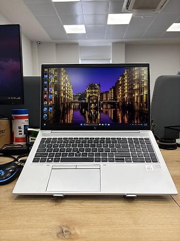 HP EliteBook, 15.6 ", Intel Core i7, 512 GB