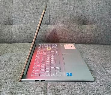120 hz monitör: ASUS VivoBook 15 noutbuku - Ekran: 15.6" geniş çərçivəsiz dizayn, FHD — 4
