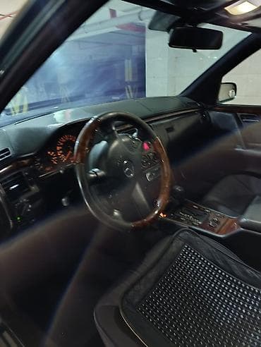 w210 krilo: Mercedes-Benz E-Class: 2 l | 1998 il Sedan — 6