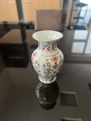 gül toxumlari: Bir vaza, Farfor — 4