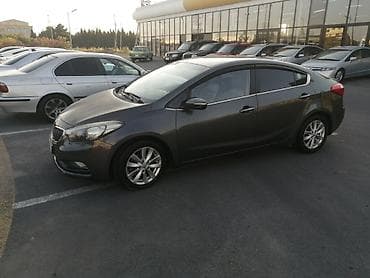 yan guzgu s: Kia K3: 1.6 l | 2013 il Sedan — 4