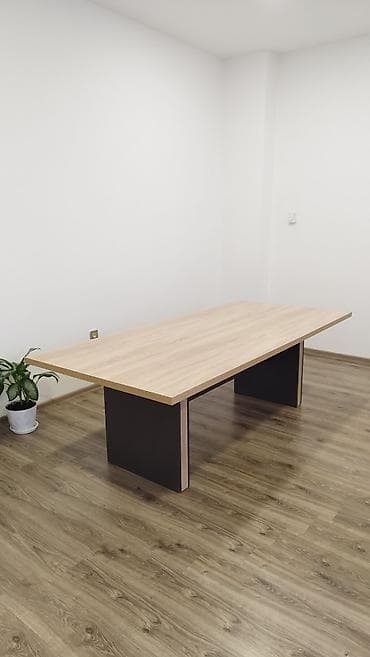 Yeni, Konfrans zalı üçün, Dördbucaq masa