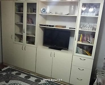 divarda fiqurlar: TV stend — 1