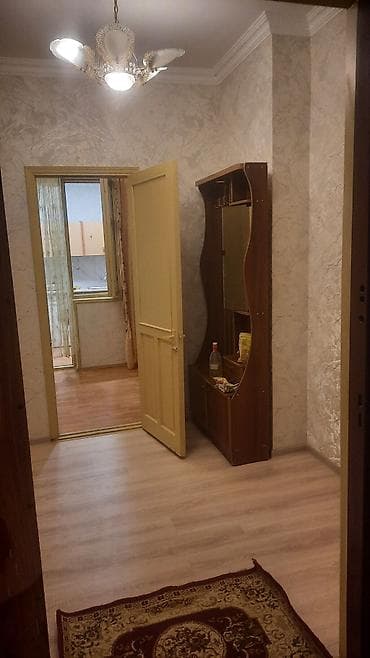 Hər kəsə salam, ev yeni tam təmir olunub, hər bir əşyası var, metroya