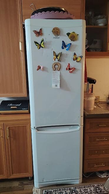 bakcell data nomre: 2 qapılı Indesit Soyuducu Satılır, rəng - Ağ — 3