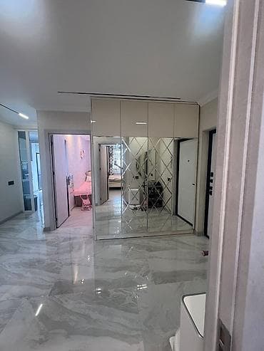 azadligda kiraye evler: Ünvan: Neapol dairəsi Mertebe: 9 mertebeli binanın 8-ci mərtebəsi — 8