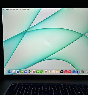 Macbook Pro 16inch 16gb ram 512gb SSD 2019 (Gray) 1) Ekranin arxa — 10