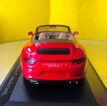 metbex tavan modelleri: Kolleksiya ücün avtomobil modeli Porsche 911 991 Carrera 4 cabriolet — 16