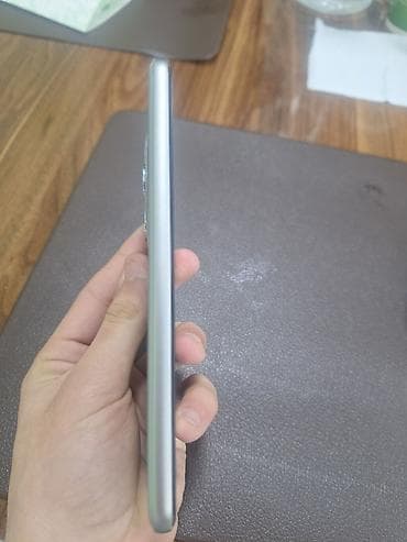 nokia x6 pro: Smartfon – nazik alüminium çərçivə, gümüşü rəng - Korpus: mat-metal — 1
