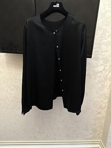 geyim qadin: Qara bluz/kofta - Rəng: Dərin qara - Dizayn: Düz kəsim, dairəvi yaxa — 1