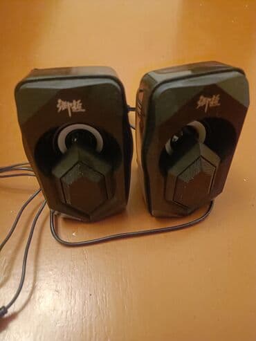 İki ədəd kompyuter akustik kolonkası - Kompakt stolüstü dizayn