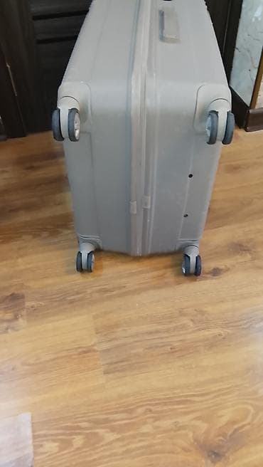 ÇAMADAN L ÖLÇÜ 20/25 KG CEKİ TUTUR .ZAMOKLARİ,TEKERLERİ VE TUTACAGİ — 4