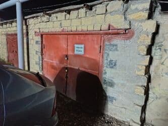 Otaqlar: 24 kv. m, 4 * 6 * 250 Daş — 2