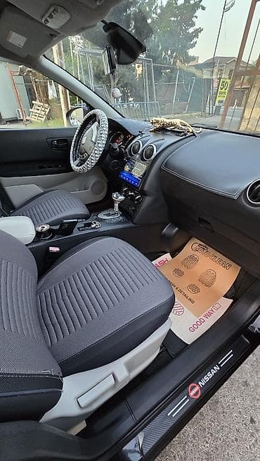 nissan tida: Nissan Qashqai: 2 l | 2011 il Krossover — 3