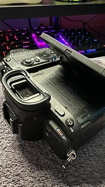hard disk: Sony α7R III (ILCE-7RM3) tam kadr güzgüsüz fotoaparat - 42.4 MP Exmor — 4