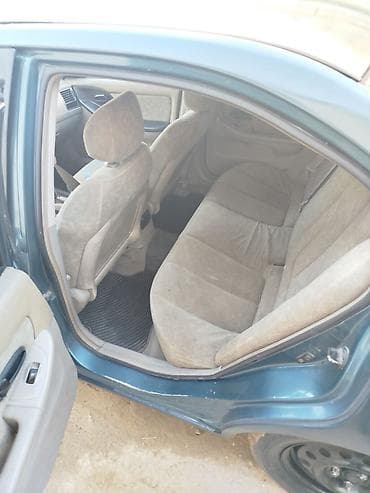 elantra qapı: Hyundai Elantra: 1.6 l | Sedan — 4