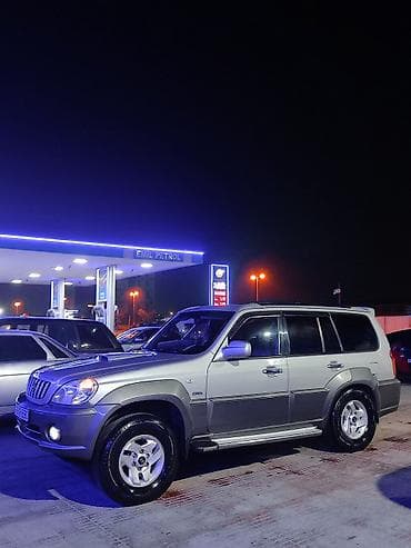 Avtomobil alışı: Hyundai Terracan SUV – salon və eksteryer təsviri - Gümüş rəngli — 5