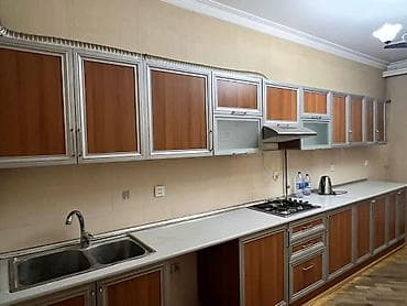 kuxna ucun: Mətbəx mebeli satılır 300₼. Ölçü 6m. Üzərində qaz moyka aspirator — 1