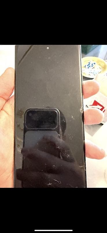 telefon stablizator: Salam s23 ultranin zbor ekranidi ekran zedelidi arada isliyir arada — 2