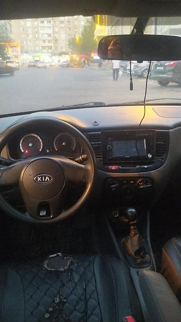 lizing avtomobiller: Kia Rio: 1.5 л | 2008 г. Хэтчбэк — 3
