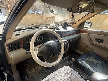 pencere tutacağı: İcarə/satış üçün sedan avtomobil (Iran Khodro Samand/Peugeot — 2