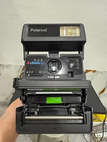 Фотоаппараты: Polaroid 636 Closeup – ani fotokamera Xüsusiyyətlər: - 600 tipli ani — 2