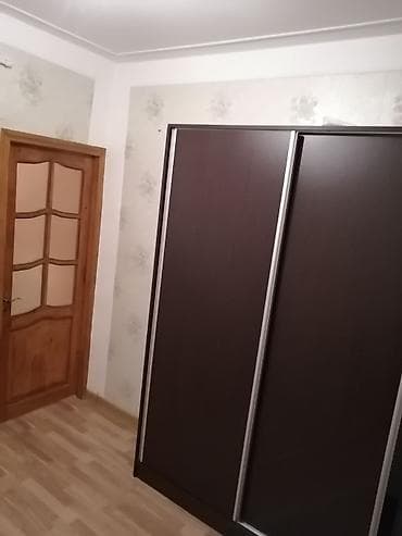 450 manata 3 otaqli evi butun əsyalarla kirayə verilir. Evde — 9