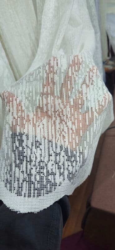 maqnit perde: Zərif, şəffaf tül pərdə, üzərində incə çiçək naxışları var. Otağınıza — 7