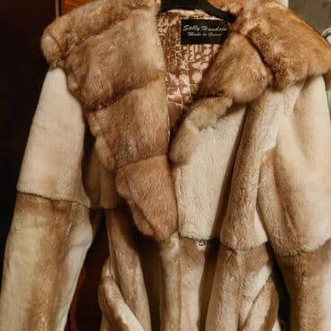 шуба: Натуральная норковая оригинальная шуба с раскошным капюшоном — 4