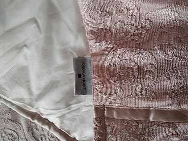 Ev saatları: Yataq üçün rəng - Çəhrayı Yataq örtüyü — 3