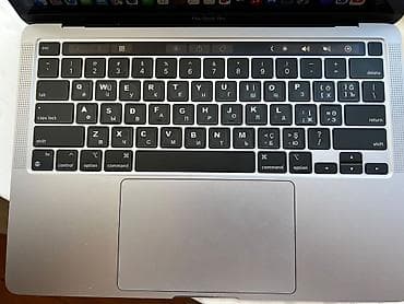 komputer ekran şəkilləri yüklə: Apple MacBook Pro noutbuku. MacBook Pro 13-inch 8GB unified memory — 8