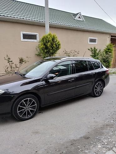 kredite maşınlar: Renault Laguna: 1.5 l | 2014 il 179000 km Universal — 3