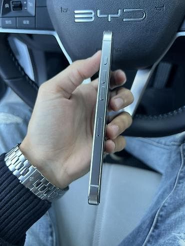 iphone 6 es plus: IPhone 16 Pro, 256 GB, Natural Titanium, Zəmanət, Simsiz şarj, Face ID — 2