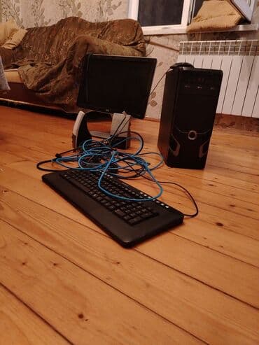 Masaüstü kompüter seti Komplekt: - Sistem bloku (ön paneldə USB