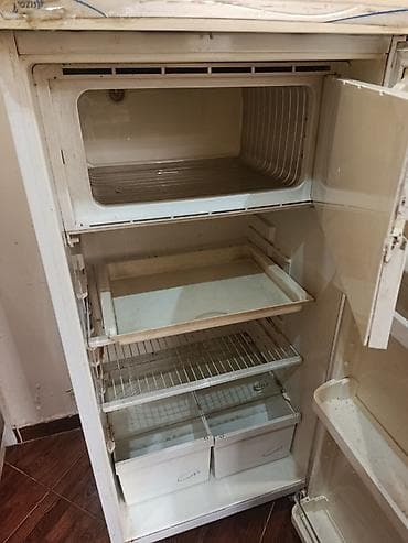 Ağ rəngli birkameralı məişət soyuducusu Xüsusiyyətlər: - Yuxarıda — 2
