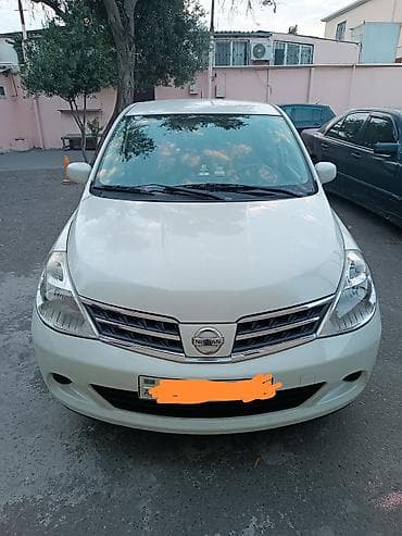 audi 6: Nissan Tiida: 1.6 l | 2011 il Hetçbek — 1