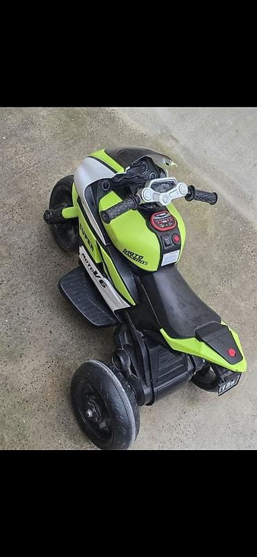 Uşaq üçün elektrikli üçtəkərli motosiklet - Model üzərində yazılar — 3