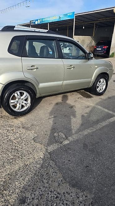 hundai tukson: Hyundai Tucson: 2 l | 2006 il Ofrouder/SUV — 4