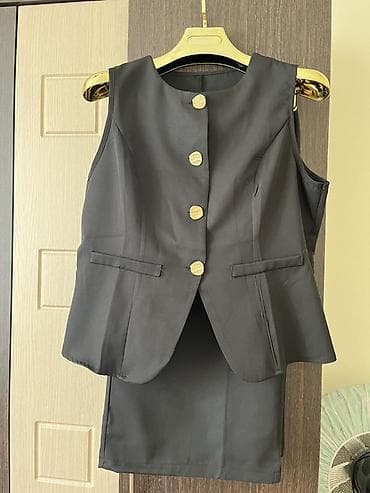 Təzə alınıb,44 razmer,55 azn gəlib online satışdan,real alıcıya 40