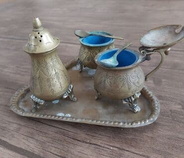 ваза для сладостей: Набор для соли перца старинныц
требует чистки — 2