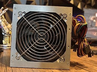 Monitorlar: Qida bloku 550 W — 2