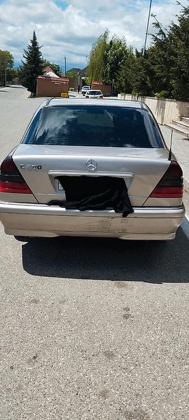 mercedes ce 220: Mercedes-Benz C 200: 2 l | 1999 il Sedan — 4