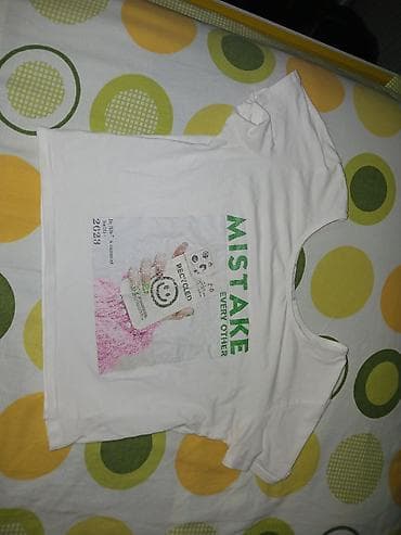 Kişi geyimləri: Ag qisa qol koynek. standart olcu. Elaqe: 050 671 75 66 — 1