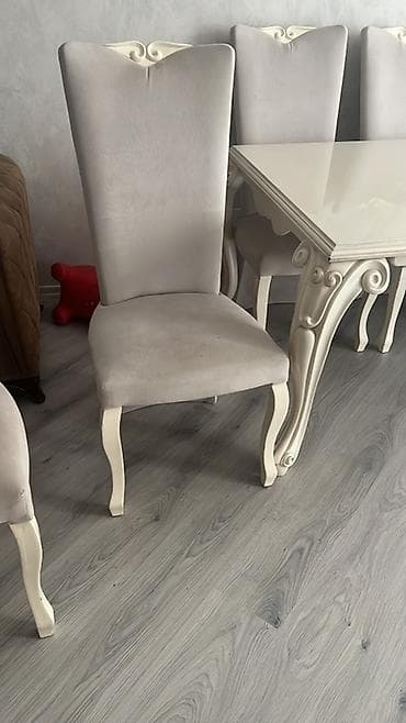 stullar ev ucun: Klassik üslubda qonaq otağı mebel dəsti Tərkibi: - Şüşəli vitrin: iki — 5