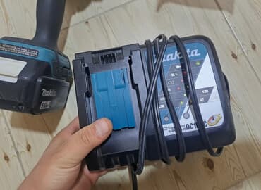 Plintuslar: İşlənmiş Zərbəli drel Akkumulatorlu, Ünvandan götürmə, Kredit yoxdur — 1