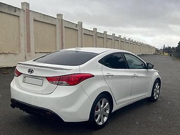 qalmaq şərtilə maşın: Hyundai Elantra: 1.8 l | 2013 il Sedan — 7