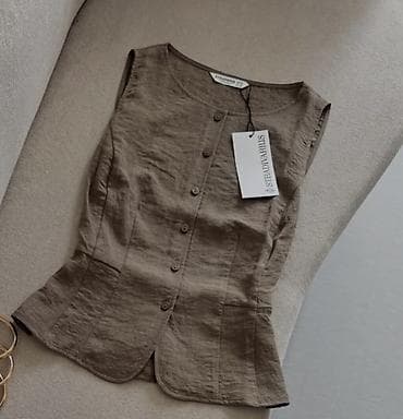 paltar alışı: Stradivarius düyməli – kətan qarışımlı jilet - Rəng: -qəhvəyi - — 2