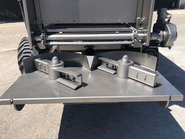 moto ehtiyat hisseleri: Peyin səpən 10 kub metr həcmli. Tutumu 12 ton. Türkiyənin çox — 5