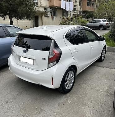 toyota aygo: Toyota Aqua: 1.5 l | Hetçbek — 1